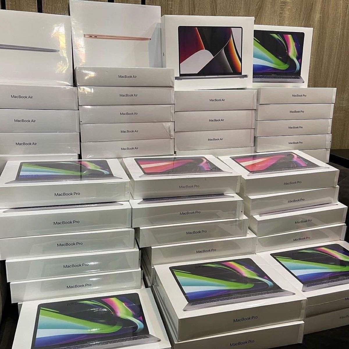 Macbook mixed pallet
