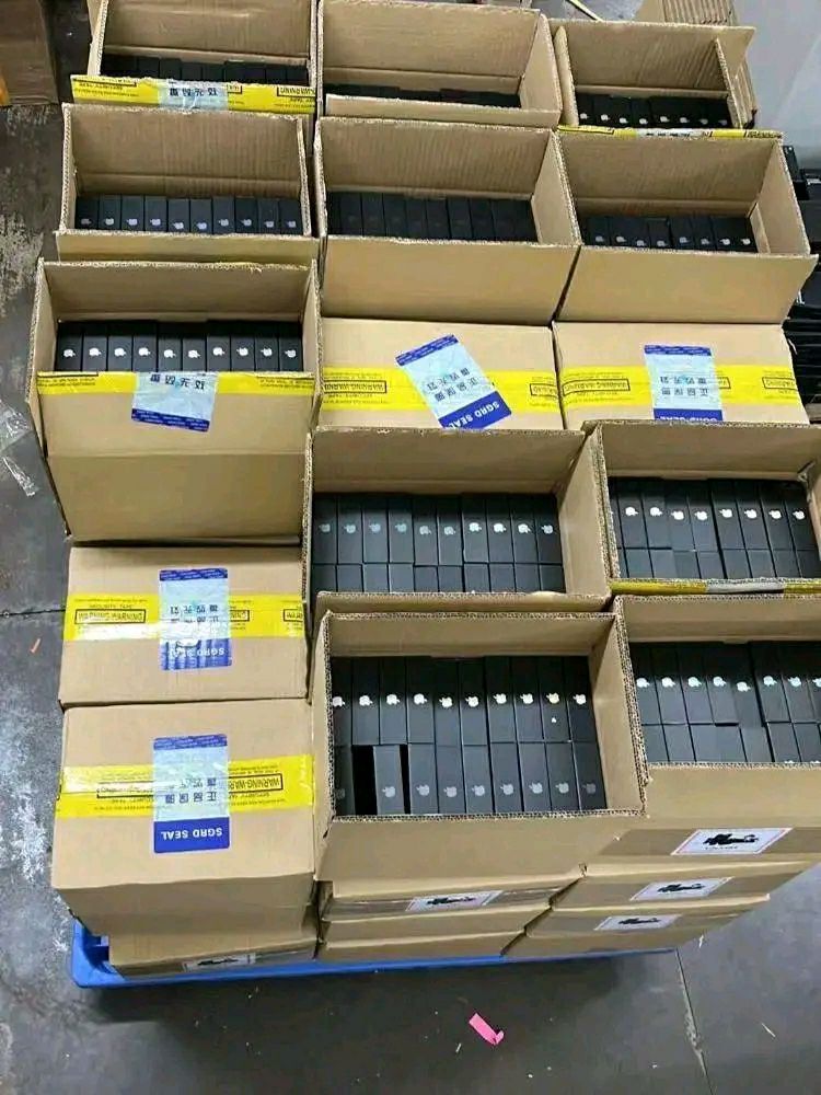 iPhone 13, 14 & 15 Pro Pallet - Image 3