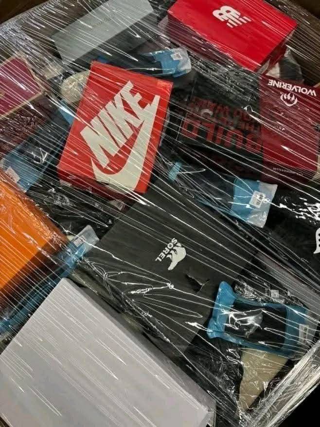 Men's Shoes Pallets